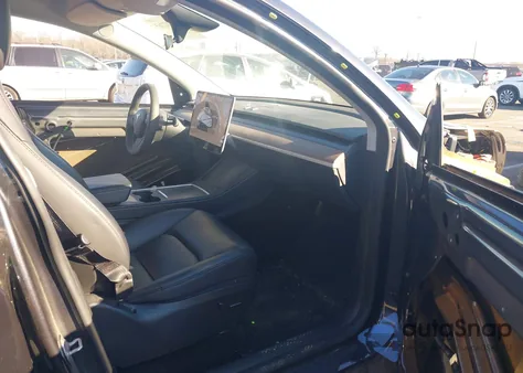 2024 Tesla Model Y Long Range Dual Motor All-Wheel Drive/Rwd from USA, damaged, VIN 7SAYGDED0RF112395